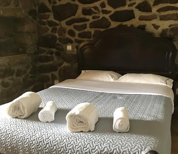 Casinhas Do Ribeiro * Póvoa de Lanhoso